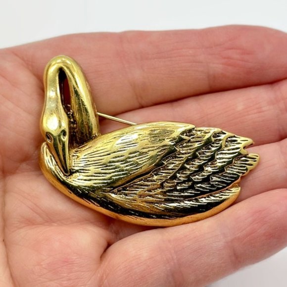 Jewelry - Swan Brooch, Gold Tone, Bird, Vintage Pin, Figural,1 3/4" Long, Animal